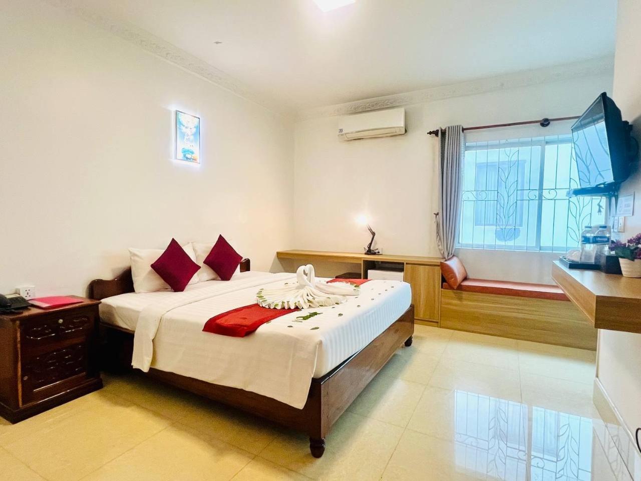 The One By Nika Hotel Siem Reap Bagian luar foto